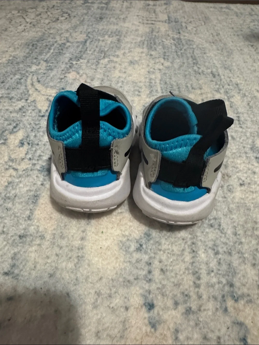 Nike easy slip